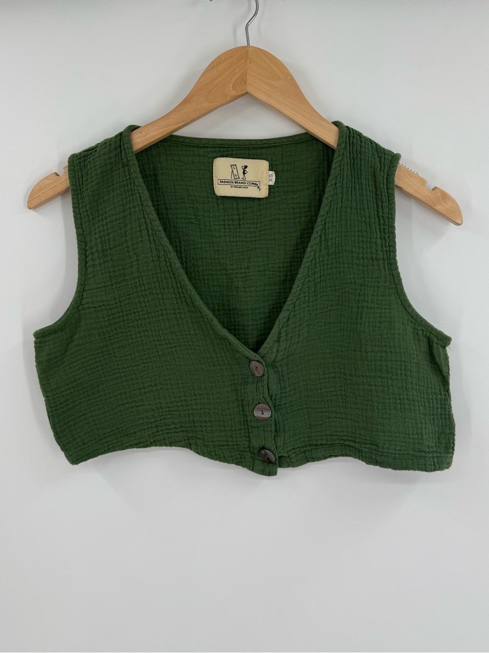 Fashion Brand Company Cotton Gauze Cropped Button Vest Top | Green | XS